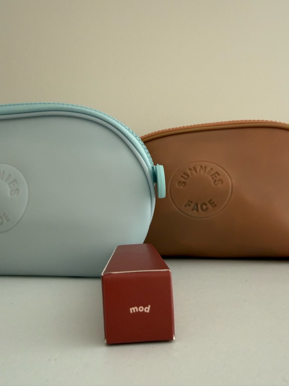 NIB Sunnies Face Fluffmatte [Weightless Modern Matte Lipstick] in MOD - Picture 4 of 4